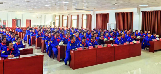 飞源化工隆重召开2025年度工作总结暨表彰大会